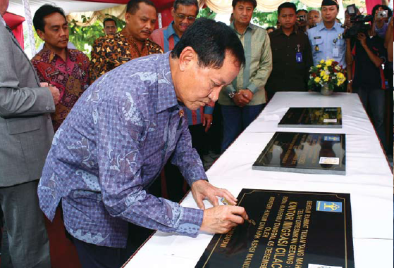 Peresmian gedung baru Kantor Imigrasi (KANIM) Wonosobo, Cilacap, dan Pati oleh Menteri Hukum dan HAM, Amir Syamsudin.